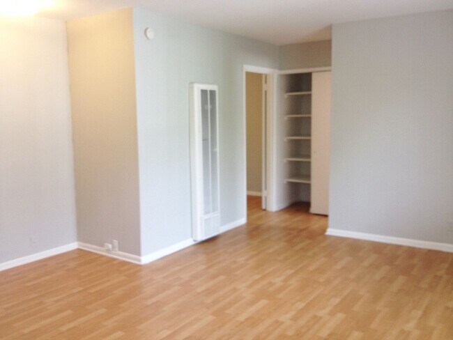 Foto del edificio - 905 Greenwood Ave NE