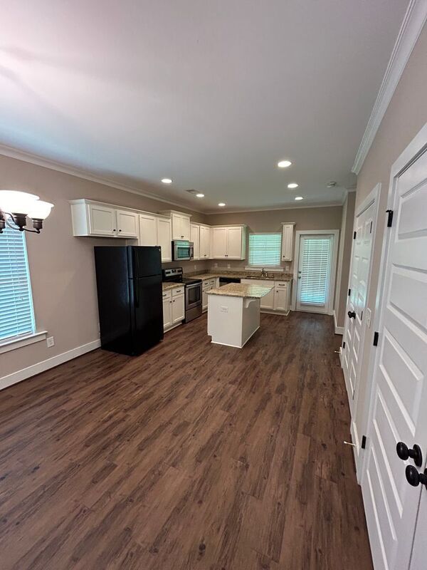 Foto del edificio - 5617 Park Side Rd