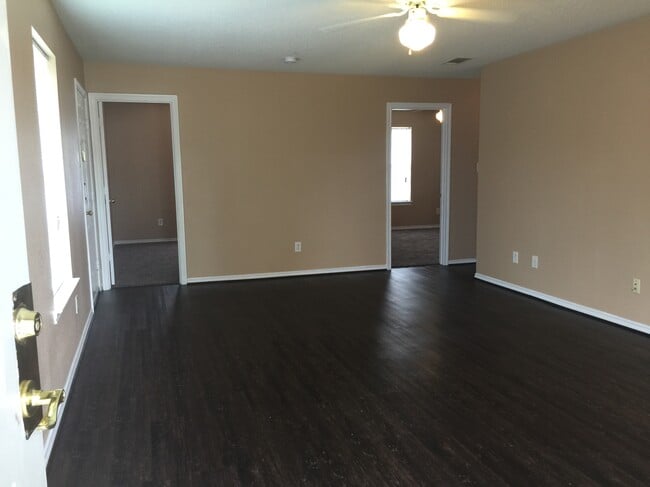 Building Photo - 3015 Flask Dr