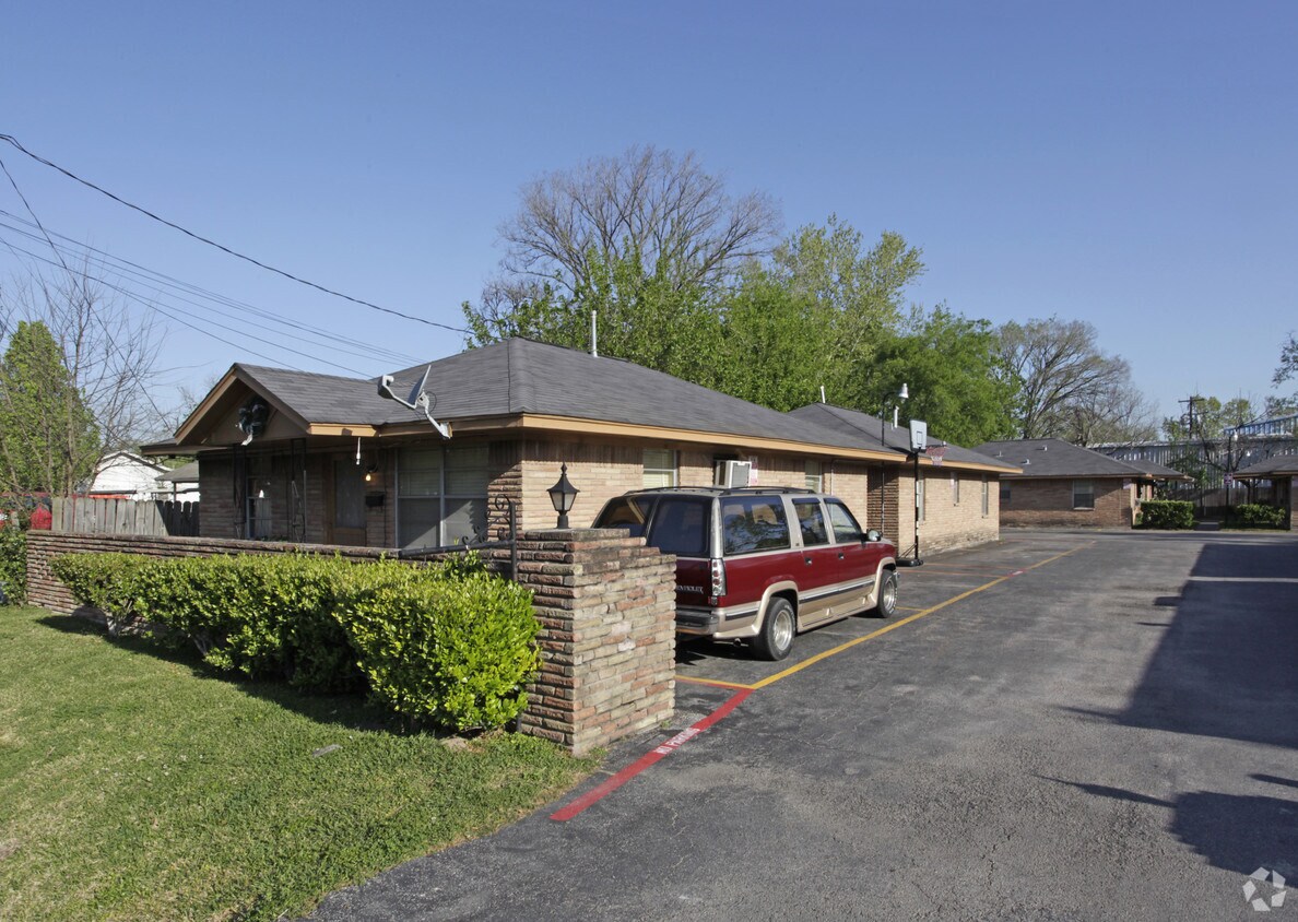 Foto principal - 829-912 Ellena Rd