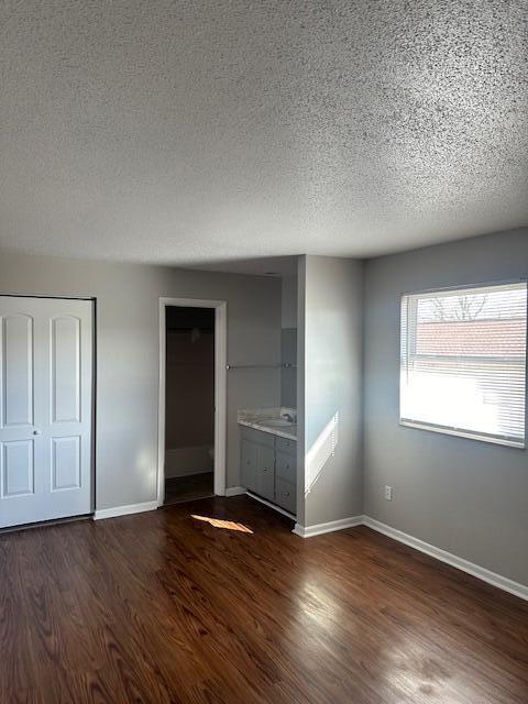 Building Photo - 2075 Clingan Dr NW