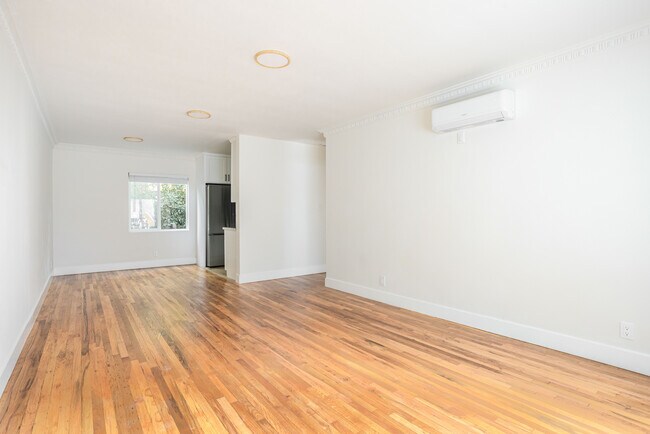 Foto del edificio - 1211 Detroit N St