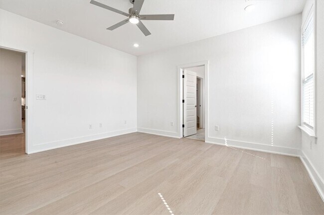Foto del edificio - 7004 SW Orange Ave