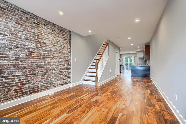 Foto del edificio - 1620 E Clement St