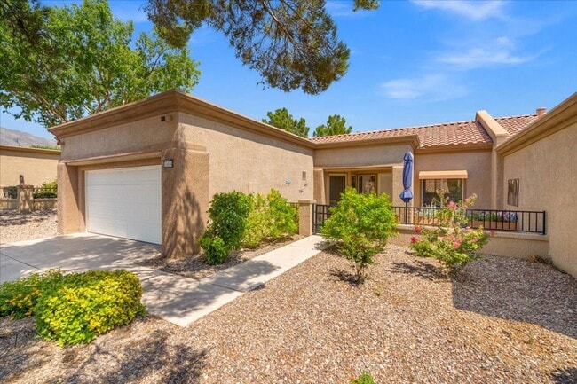 Building Photo - Renovated Single Story In Sun City Summerlin