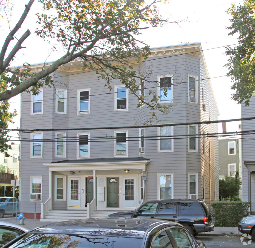 Building Photo - 90 Berkshire St