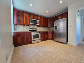 Building Photo - 31-17 43rd St