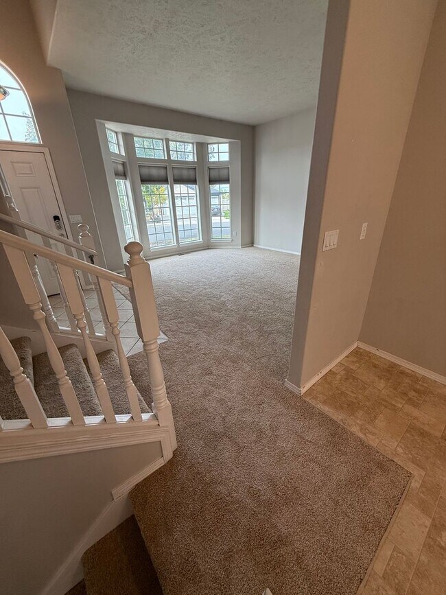 Building Photo - Beautiful 4 Bed, 3.5 Bath Home in Eagle Ridge