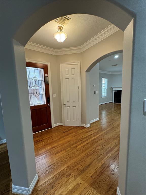 Building Photo - 10134 Holly Chase Dr