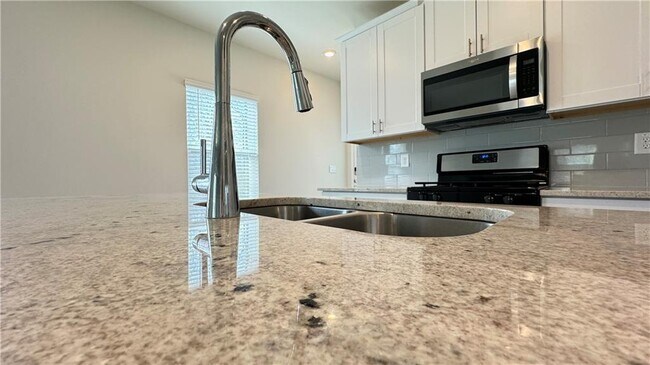 Foto del edificio - 151 Cedar Ln