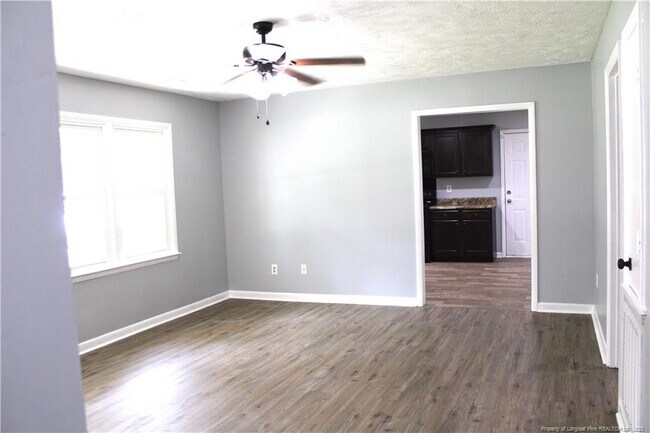Building Photo - 1037 Leslie Dr