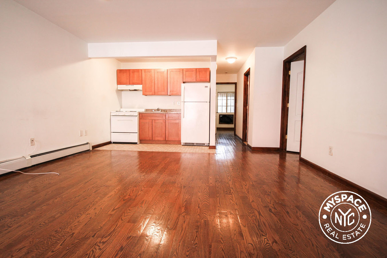 Foto principal - 106 Jefferson Ave
