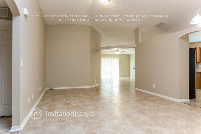 Foto del edificio - 2434 Bayhill Dr