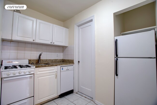 Building Photo - 159 W 73rd St