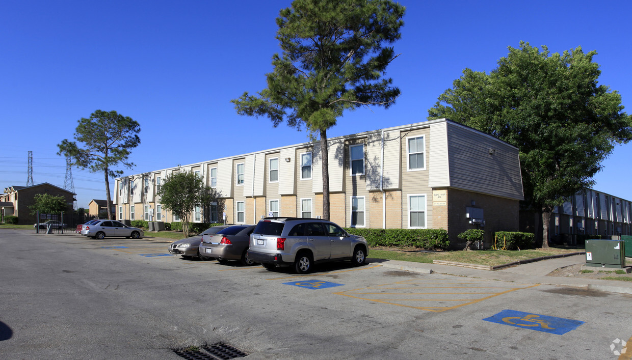 Sunset Gardens - 4141 Barberry Dr Houston, TX - Apartments for Rent in