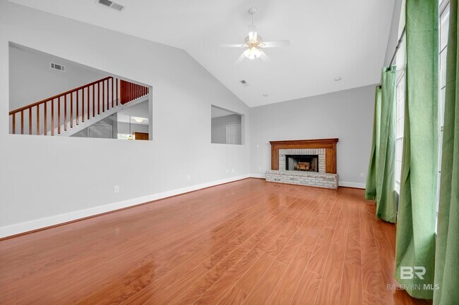 Foto del edificio - 9785 Terrace Dr