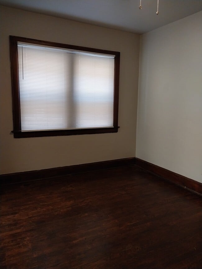 Building Photo - 4007 Huston Ave