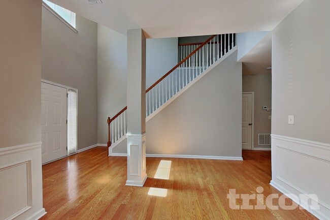 Building Photo - 46 Crescent Woode Way