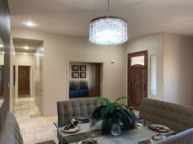 Building Photo - HOME IN SIERRA MONTANA!