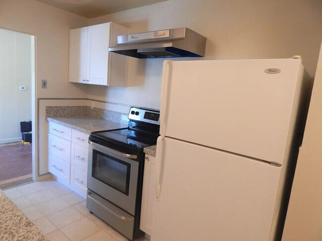 Foto del edificio - Bright 3-Bedroom Home Near UNR with Internet, Laundry and 3 Parking Spaces