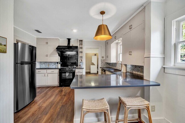 Foto del edificio - Charming 3 Bedroom Home in Historic District