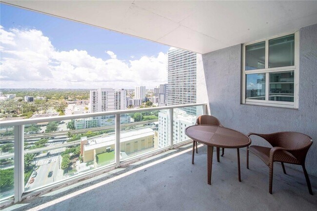 Building Photo - 1250 S Miami Ave