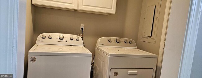 Building Photo - 3731 West Ox Rd