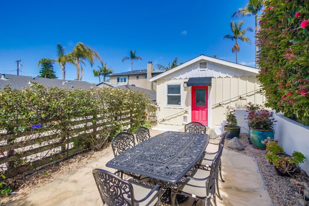 Primary Photo - Beautiful Encinitas Studio with private ya...