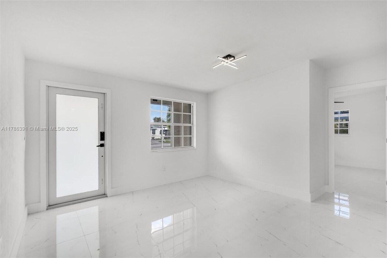 Foto del edificio - 6371 SW 32nd St