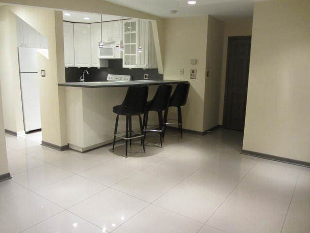 Foto del edificio - 7610 W Grand Ave