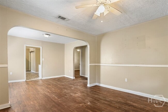 Building Photo - 803 W 50th St