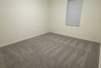 Building Photo - 960 Rift Vly Dr