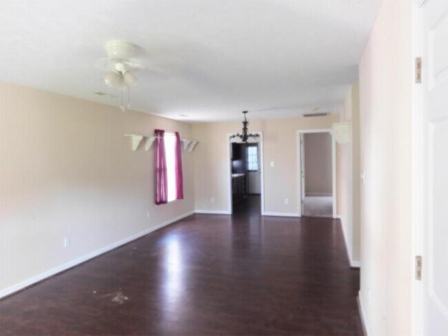 Building Photo - 3 bedroom in Lynchburg VA 24502