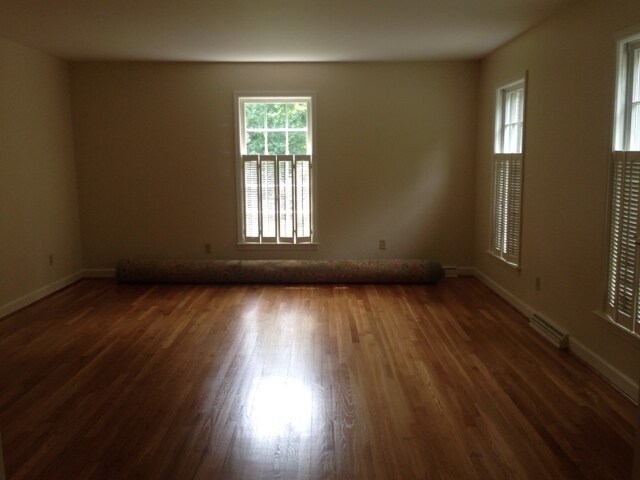 Foto del edificio - 4 BR home in NW school district--Lawn Service Included!