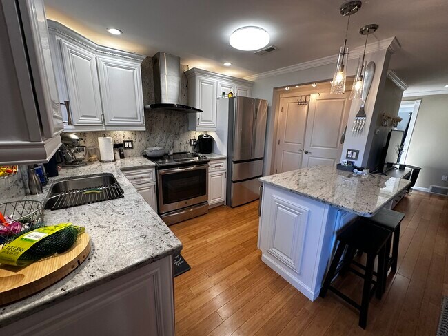Foto del edificio - 3932 Ridge Lea Rd