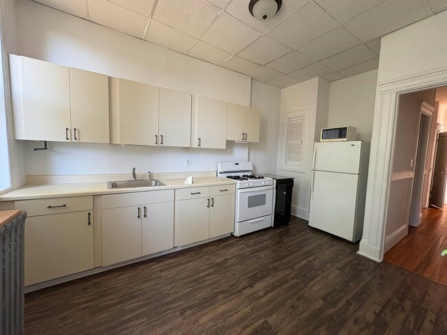 Building Photo - 513 Palisade Ave