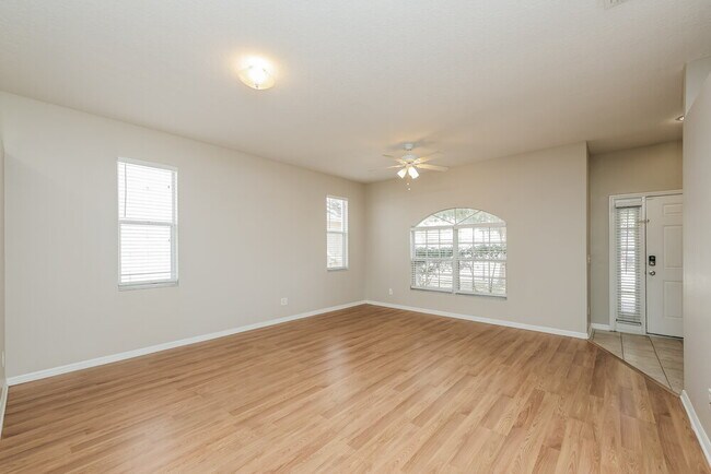 Foto del edificio - 619 Wave Crest Cir