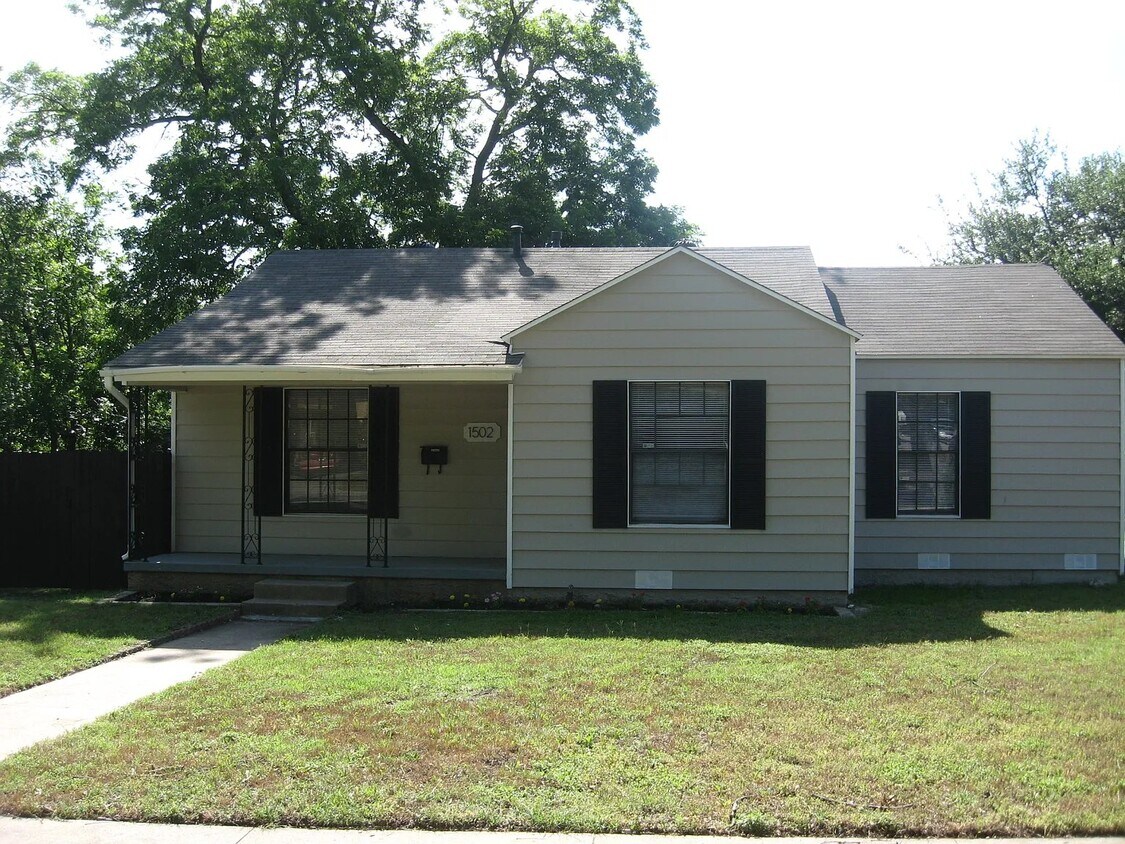 Primary Photo - 1502 S 13th St