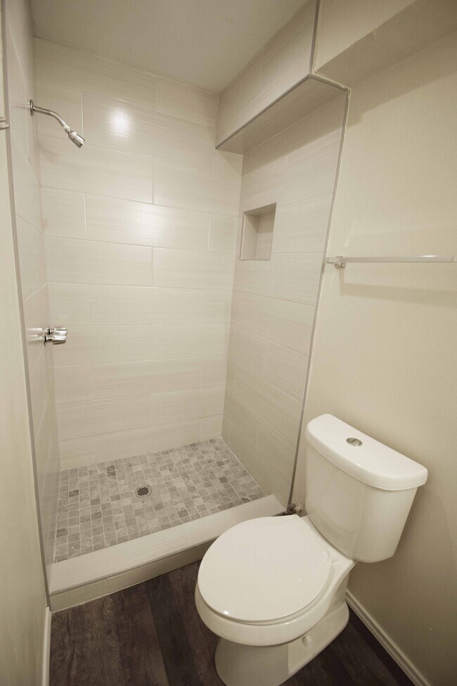 Foto del edificio - 904 W 31st St