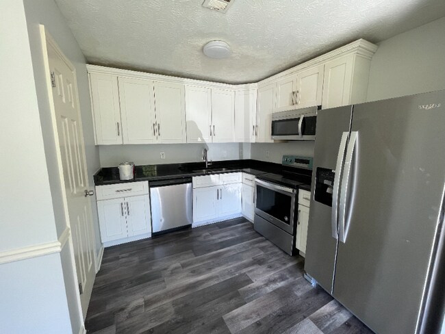 Foto del edificio - 391 Charter Ct