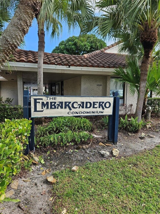 Foto del edificio - 5320 NE 6th Ave
