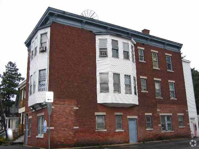 Building Photo - 870 Emmett St
