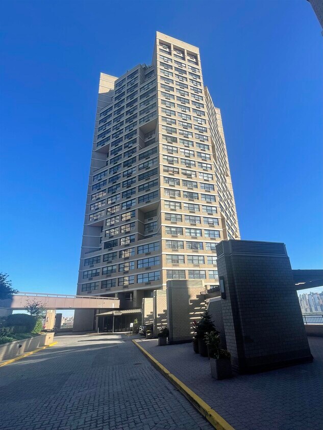 7002 Boulevard E Unit 7I, West New York, NJ 07093 Condo for Rent in West New York, NJ