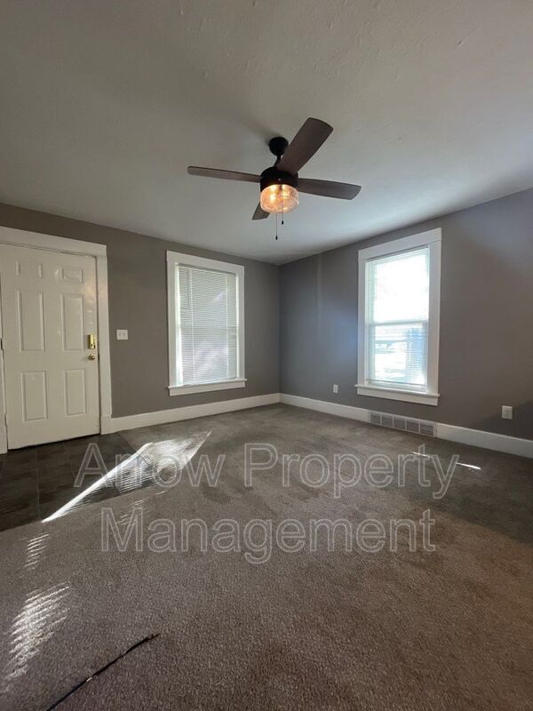Foto del edificio - 2234 Dudley St