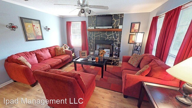 Building Photo - 121-121 Anns Cove