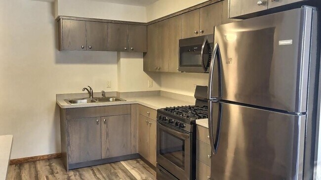 Foto del edificio - 487-489 Desnoyer Ave