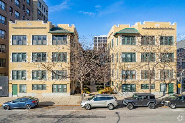 Building Photo - 4310-4322 N Clarendon Ave