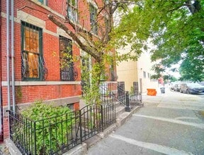 Building Photo - 97 Bright St