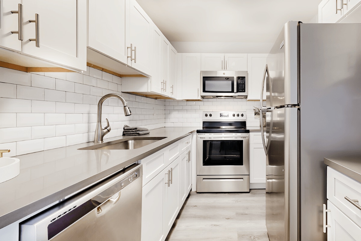 Primary Photo - Spring Lake Cove Apartments