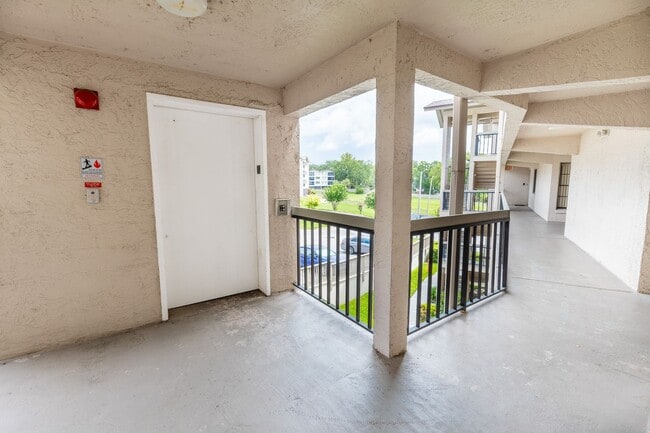 Building Photo - Spectacular 2 Bed/2Bath LAKE FRONT Condo F...